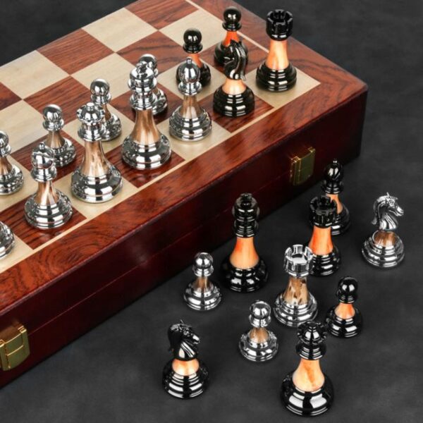 שחמט מהודר וגדול, 45 סנטימטר, כלי המשחק יוקרתיים ומיוצרים בשילוב עץ ומתכת
