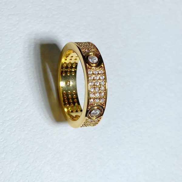 טבעת כסף 925 יוקרתית משובצת אבנים