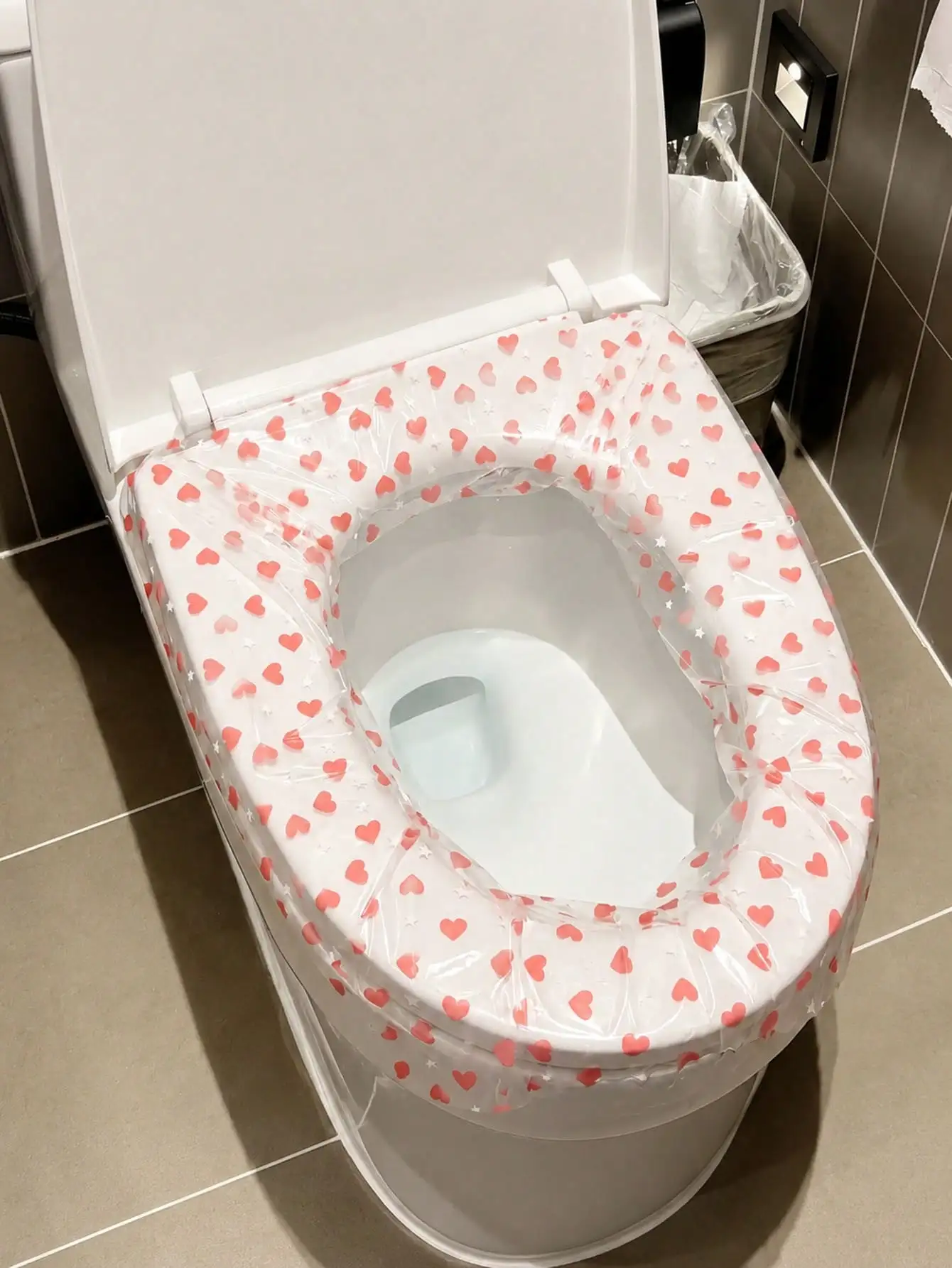 מגן מושב שירותים חד פעמי עם דוגמת לב