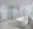 Bianco suite bathroom